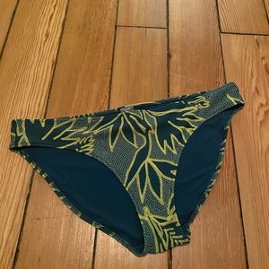 AERIE TROPICAL PRINT BIKINI BOTTOM, size  L